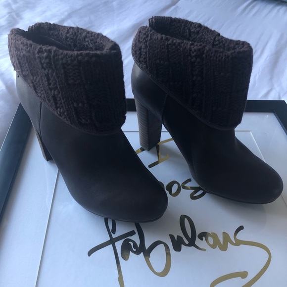 UGG ankle booties - Picture 2 of 3